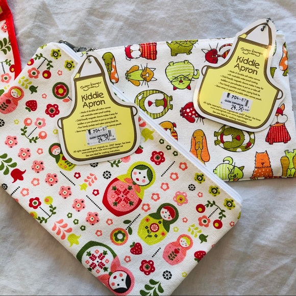 2 NWT kiddie aprons size 2-6 years